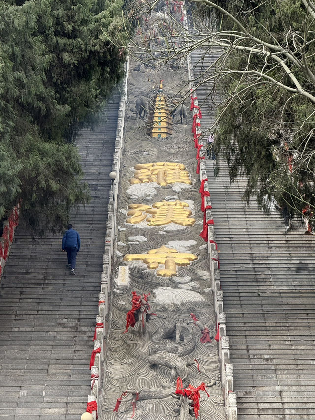 A mega Buddhist temple with multiple styles in Mianyang