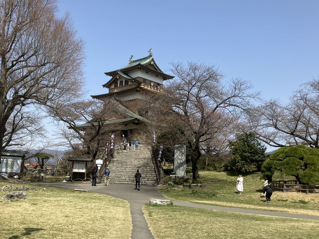 諏訪の高島城に行きました