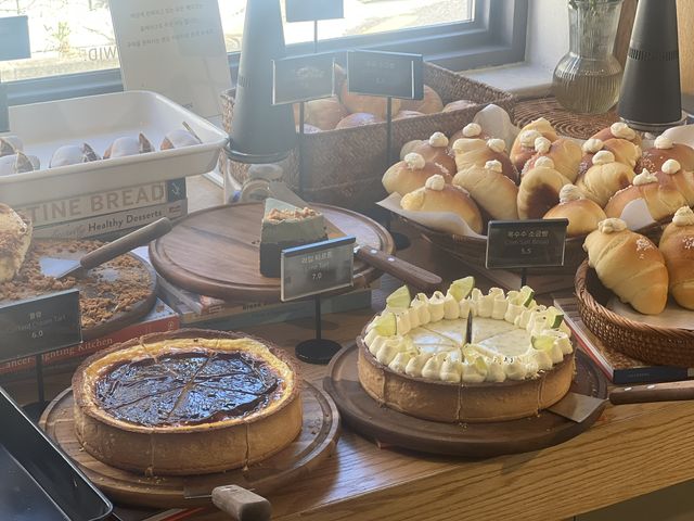 Lowide Coffee Bakery