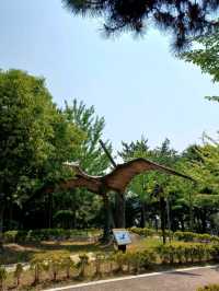 야외에서 공룡과 자연을 만나는 힐링 산책