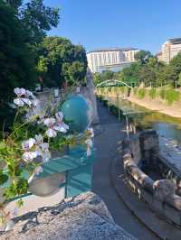 ウィーンの中心で、自然と音楽の調和に癒されるひととき。🎻🌸 #Stadtpark #ウィーン旅行 #ヨハンシュトラウ