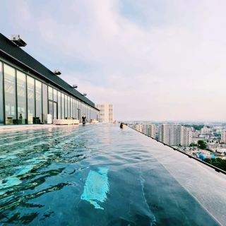 Sorano Hotel in Tokyo: A French Designer's Masterpiece with a Stunning Infinity Pool