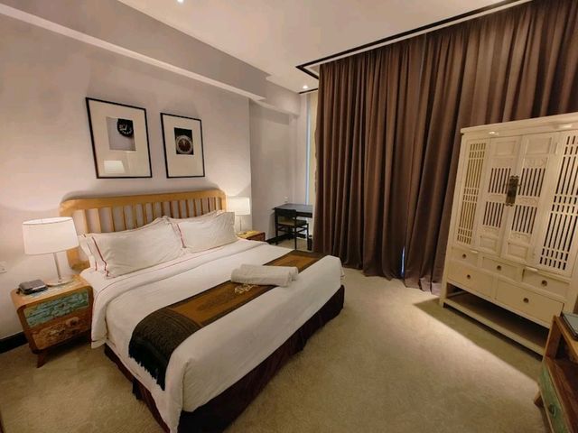 “Riverside Heritage Boutique: Culture, Comfort & Charm”