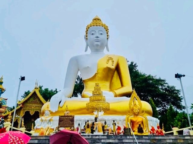 静寂と歴史が織り成す山の寺院