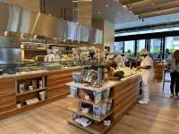 【Artesano Amsterdam Plaza by Crepes & Waffles｜シングルマザー応援カフェ】