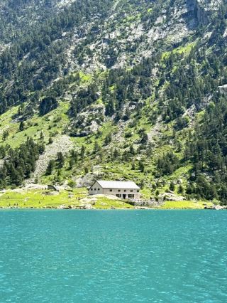 France's Pyrenees Travel Guide | A Majestic Mountain Range Interwoven with Nature and History