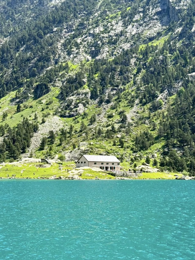 🏔️ 法國比利牛斯山 Pyrenees 攻略｜自然與歷史交織的壯麗山脈