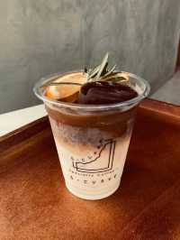 濃厚で香り豊かなスペシャルティコーヒーと焼きたてのベーカリー、フォトジェニックな空間があるコラートの癒しスポット…S‑C