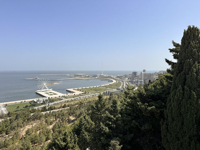 【Baku Panoramic View／バクー眺望｜Upland Parkからの“シルクと炎の都の大パノラマ”】