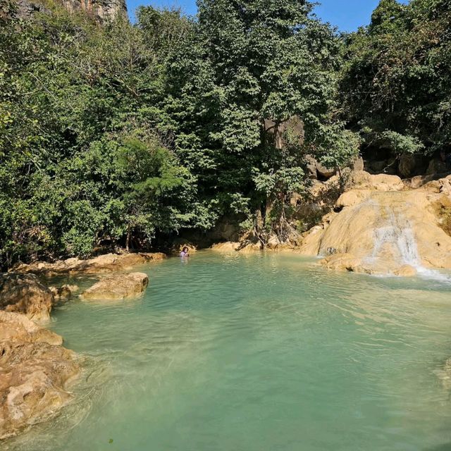 Dee Dote Waterfall