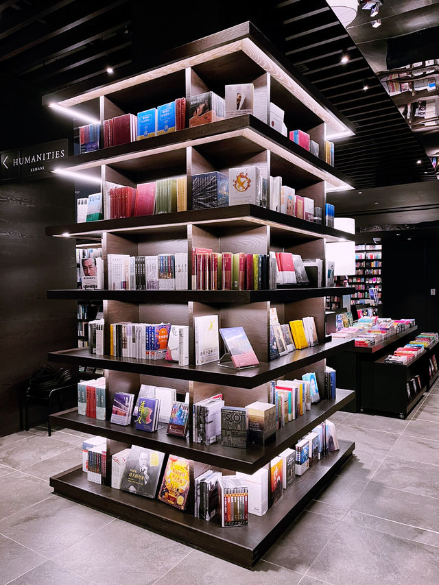 Aesthetic Charm of Tsutaya Pavilion Bukit Jalil – KL’s Most Beautiful Bookstore