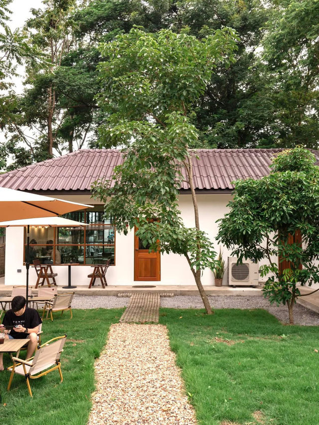 🌻🌾Blooming  hut cafe 🍃