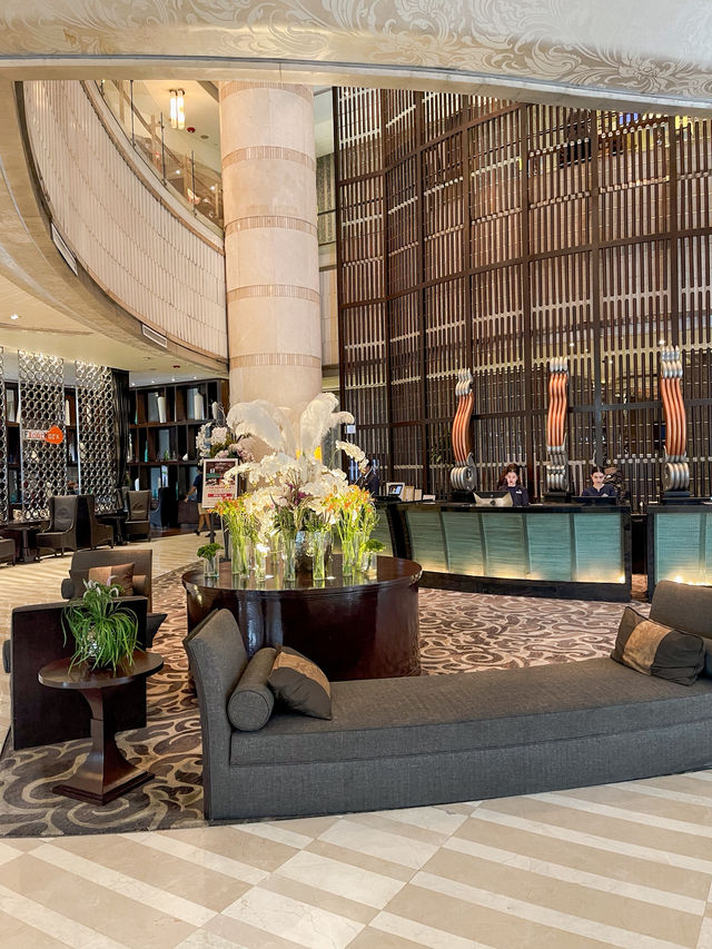 ✨ Weekend Staycation ที่ Hilton Grande Asoke Bangkok – คุ้มค่าเกินราคา! 🛏️🍃
