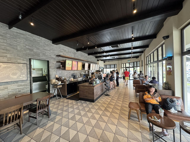 ☕ Chill Vibes at Starbucks Eco Botanic