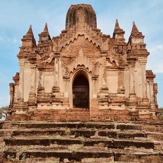 Bagan at Dawn: A Hot Air Balloon Odyssey Over 2,000 Temples