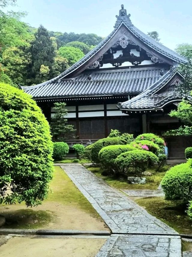 Tranquil Beauty at Ginkaku-ji: Kyoto’s Silver Gem
