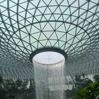         SINGAPORE CHANGI AIRPORT  