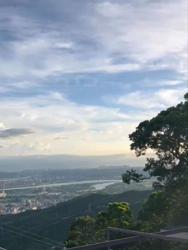 Yangmingshan Scenery 