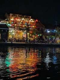 Hoi An: Where Evening Comes Alive with Lanterns! 🏮✨
