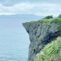 【沖縄・恩納村】「万座毛」で、風と時間に身を任せる贅沢なひとときを