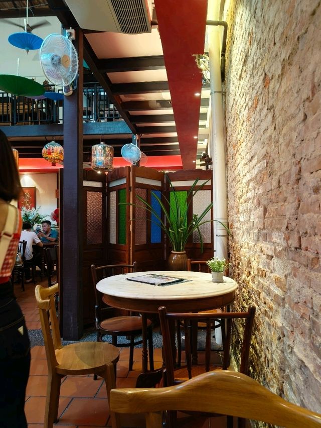 A Colourful and Charming Dessert Stop in Malacca