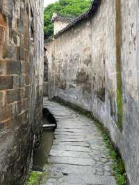 A Village Built Like an Ox, Flowing Like Water