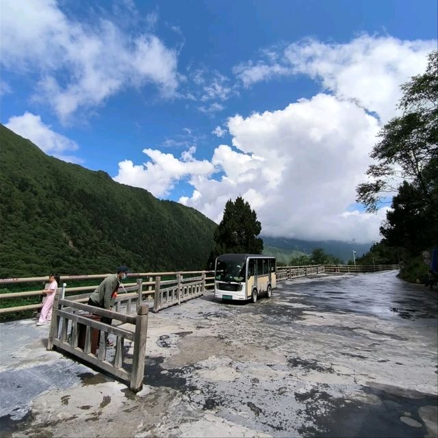 Huanglong National Park, Nature’s Color Explosion