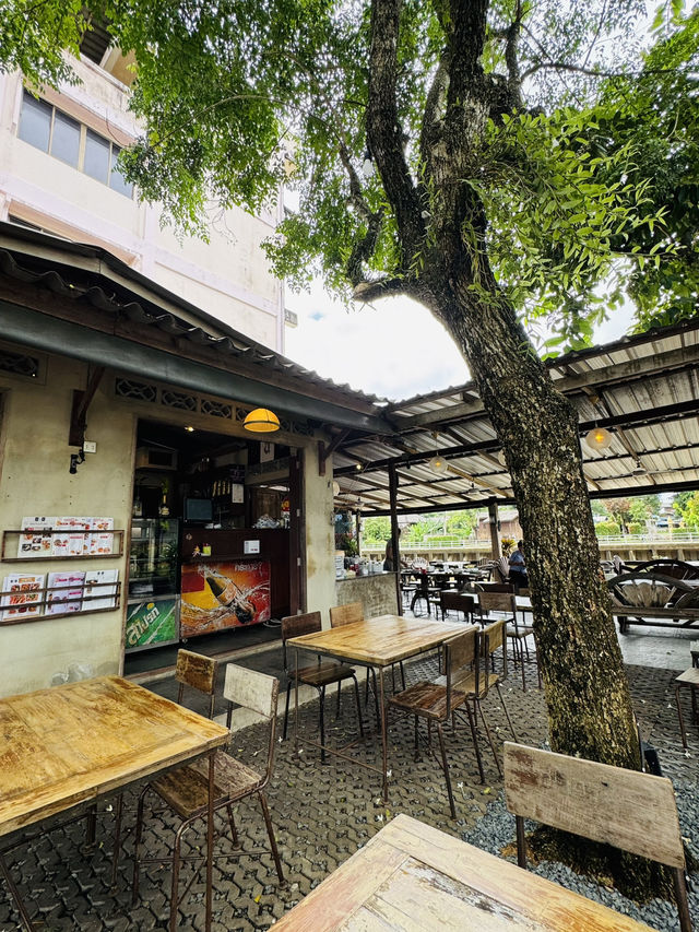 ร้าน “ยินดี” ที่ได้ชิลล์…ริมแม่น้ำจันทบุรี