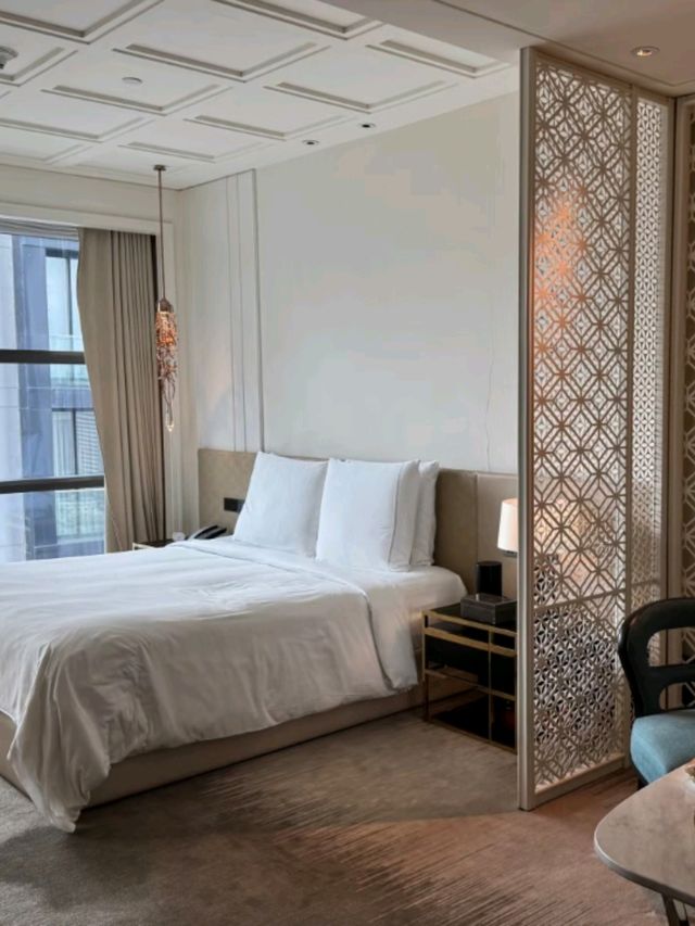 Rosewood Bangkok – A Sophisticated Urban Escape