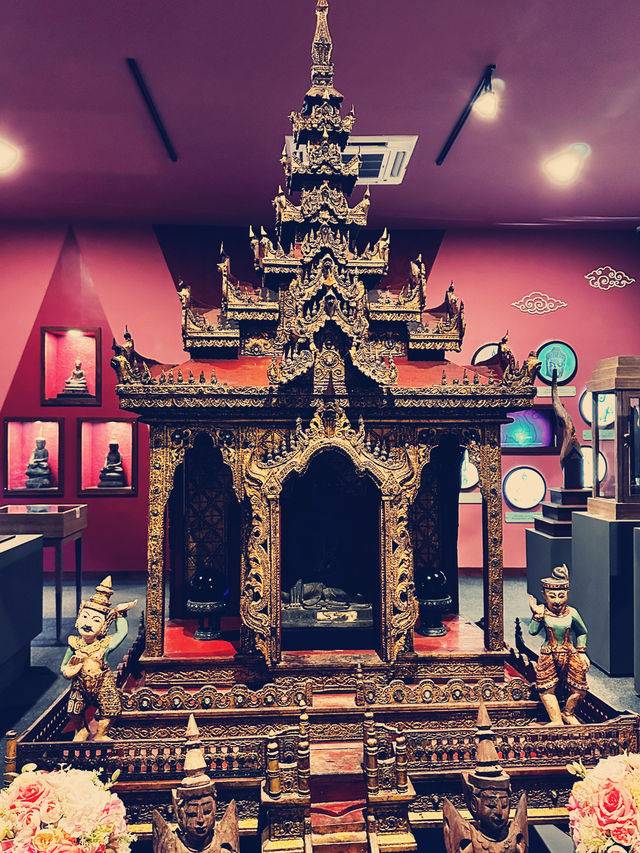 The Rong Suea Ten Temple, museum 