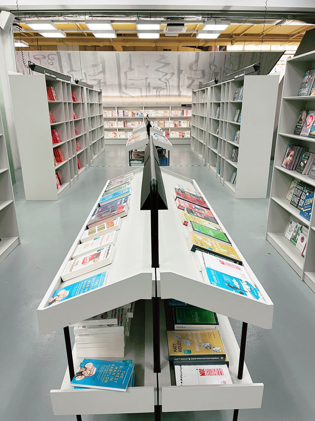 BookXcess LaLaport: Aesthetic Book Haven You Must Visit in KL