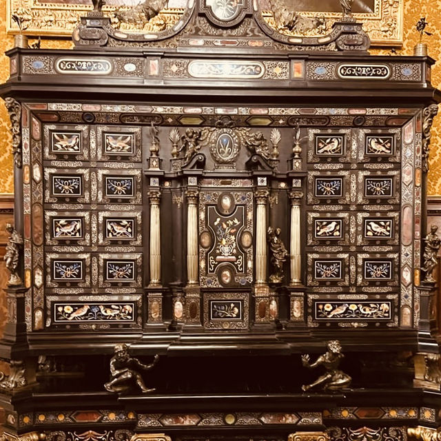 🌟 Peleș Castle Solo Escape: Romania’s Crown Jewel in the Carpathians! #SoloRoyalAdventure 🌟 Peleș Castle Solo Escape: Romania’s Crown Jewel in the Carpathians! #SoloRoyalAdventure