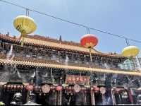 “วัดที่ใคร ๆ ก็ว่า ‘ขอแล้วสมหวัง’ ⛩️🇭🇰”