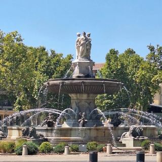 普羅旺斯的艾克斯昂普羅旺斯以優雅街道與充滿活力的文化魅力著稱