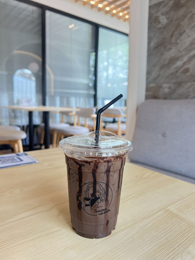 คาเฟ่และร้านอาหาร ☕ Tomorrow Cafe & Bistro Lampang