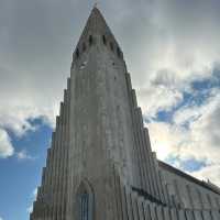 Hallgrímskirkja – Reykjavik’s Towering Symbol of Icelandic Spirit