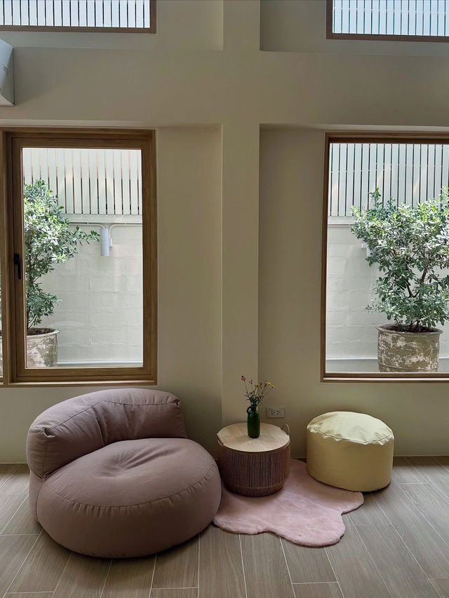 Living Room Thonglor 