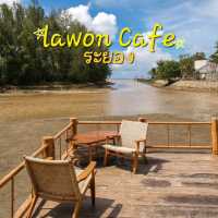 Lawton cafe วิวแม่น้ำปังๆ