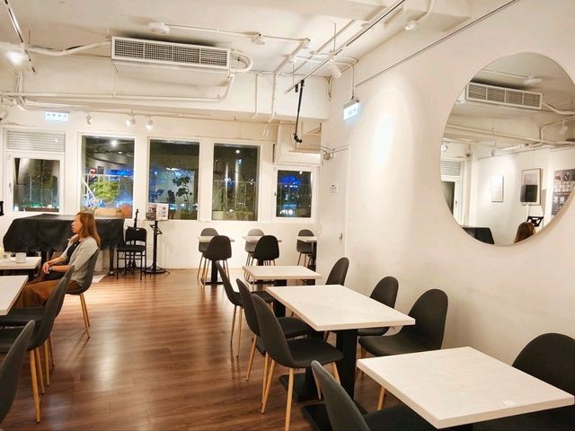 8%ice CAFÉ 中山店 |  邊聽現場演奏邊享受無添加物美食😋 8%ice CAFÉ 中山店 |  邊聽現場演奏邊享受無添加物美食😋