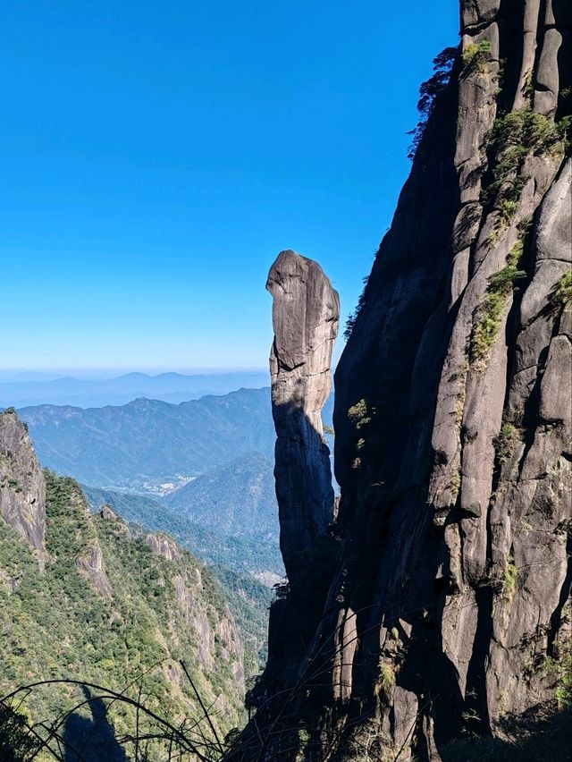 Python Slithers Out of Mountain: A Billion-Year Granite Marvel