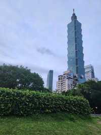 Urban Vibes & Vintage Feels 🌆✨