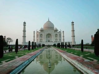 Agra & Fatehpur Sikri | A Tale of Love & The Abandoned City