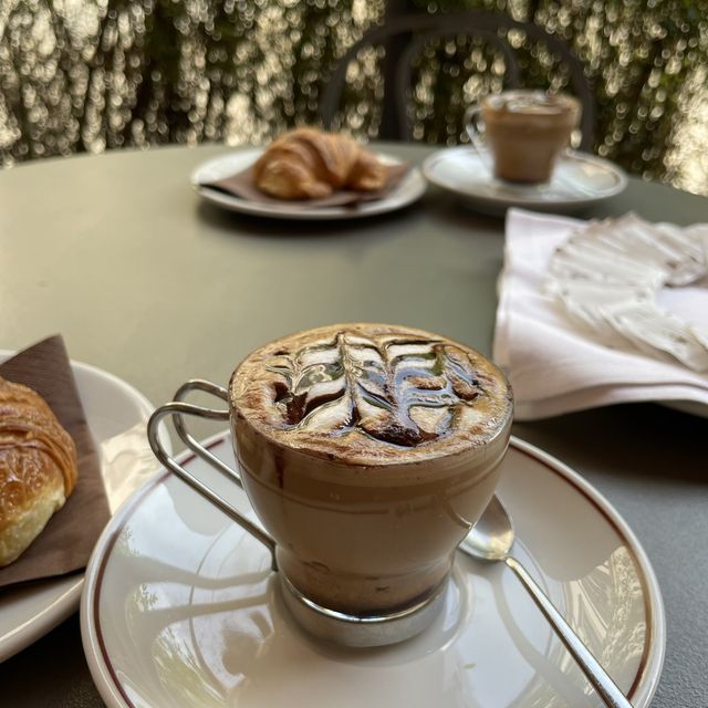[밀라노] 두오모 광장 근처에 있는 감성 카페! Giacomo Caffè Letterario