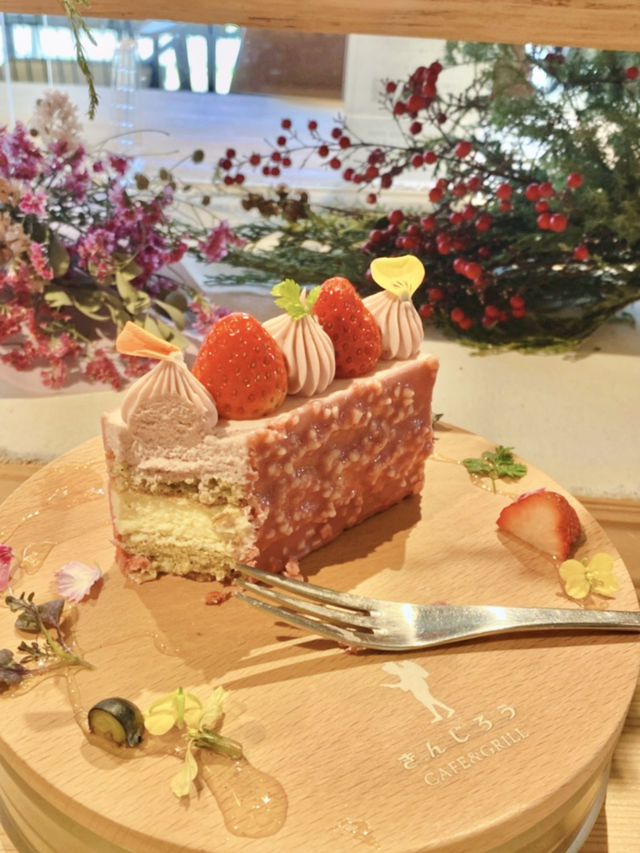 映えすぎるカフェ🍰🤤店内もケーキもぜーんぶ可愛いっ❤️❤️