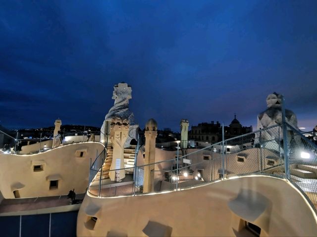 Must-see Gaudi's building in Barcelona! ✨✨✨