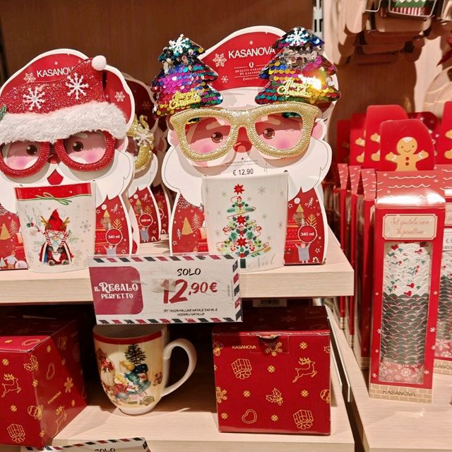 Festive Christmas Dinnerware at Kasanova!