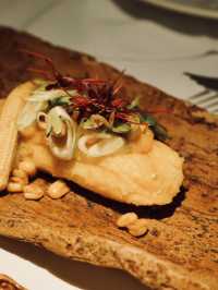 London | The attractive restaurant with green plants in Mayfair