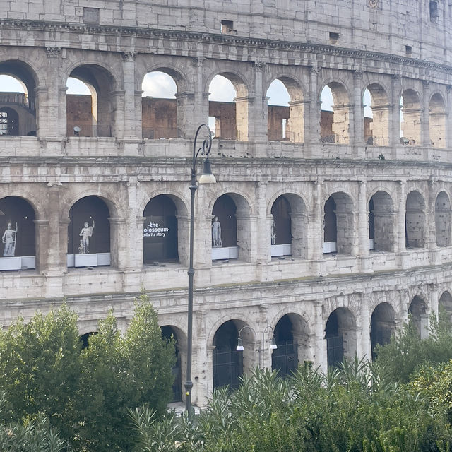 Gazing upon the Colosseum 