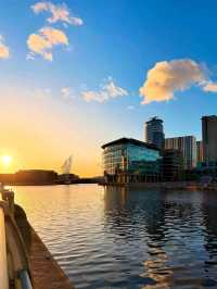 Why Manchester is the Perfect Place for Street Photographers 📸🌆
