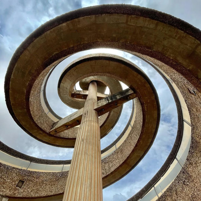 A Symbol of Unity and Heritage in Yaoundé 🇨🇲🏛️  